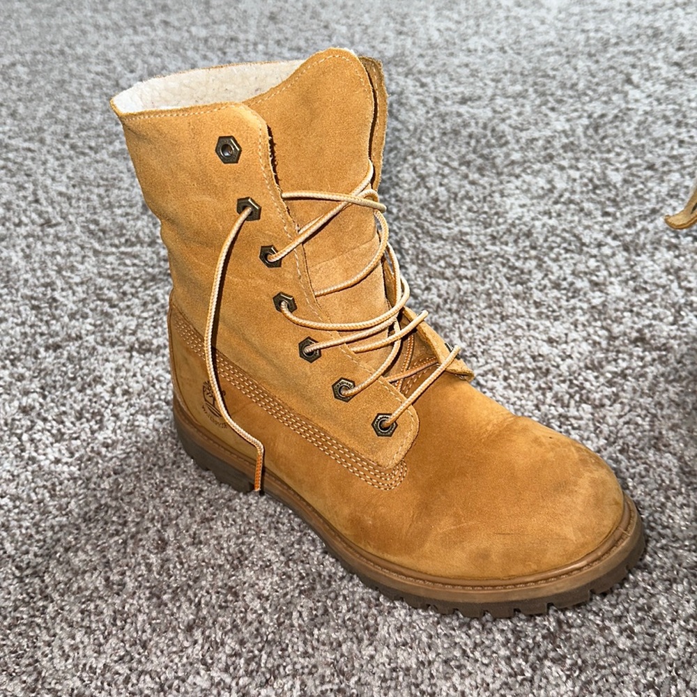 Women’s Timbs - Picture 3 of 4